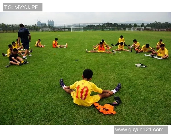 吕迪格的足球之路:从青训到世界舞台的辉煌历程与成就分析 吕迪格的足球之路:从青训到世界舞台的辉煌历程与成就分析