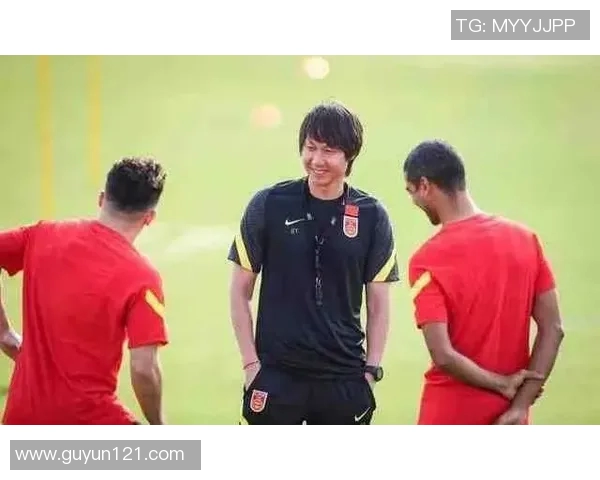 大不里与贾兹拉的较量揭示了足球战术与团队精神的完美结合 大不里与贾兹拉的较量揭示了足球战术与团队精神的完美结合