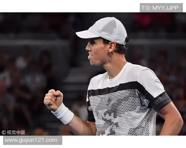 蒂姆与伯蒂奇激战正酣谁能在网球赛场上笑到最后