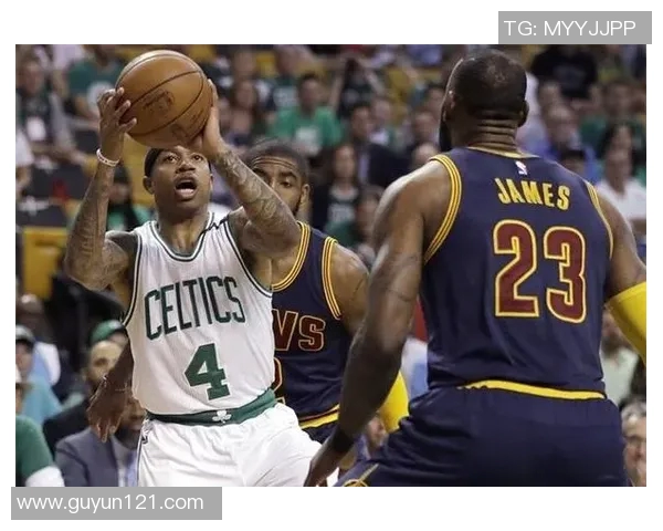 詹姆斯与帕楚利亚的巅峰对决揭示篮球场上的荣耀与挑战 詹姆斯与帕楚利亚的巅峰对决揭示篮球场上的荣耀与挑战