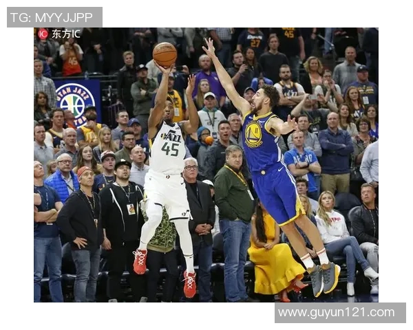 雷霆与爵士G4对决精彩回顾球员表现与战术分析全景呈现 雷霆与爵士G4对决精彩回顾球员表现与战术分析全景呈现