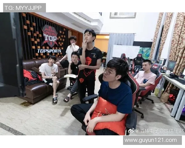 高校联赛最新积分榜FPX强势领跑以64分稳居第一 高校联赛最新积分榜FPX强势领跑以64分稳居第一